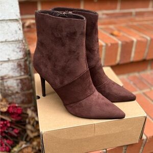 Women’s brown ankle booties NWOT. 7.5